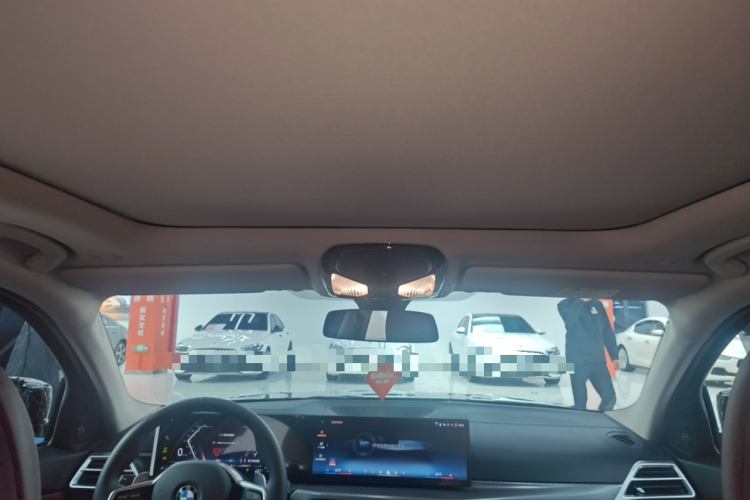 宝马3系 2025款 330Li M运动曜夜套装中控内饰22