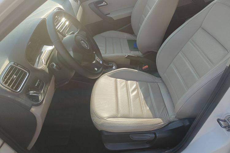 大众 Polo 2011款 1.4L 自动致酷版局部细节19