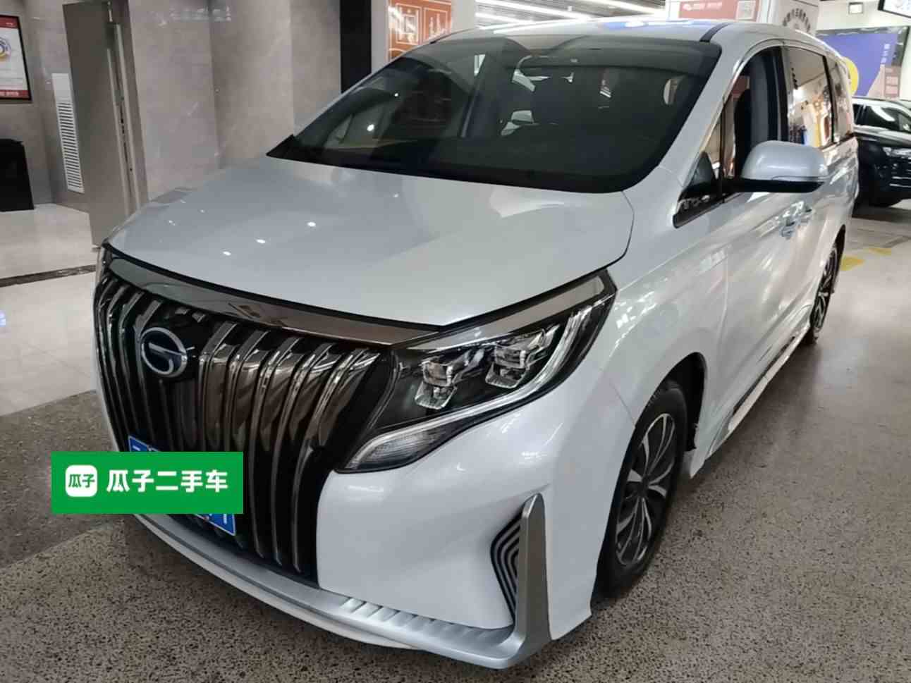 广汽传祺 传祺M8 2023款 领秀系列 390T 豪华版(2)