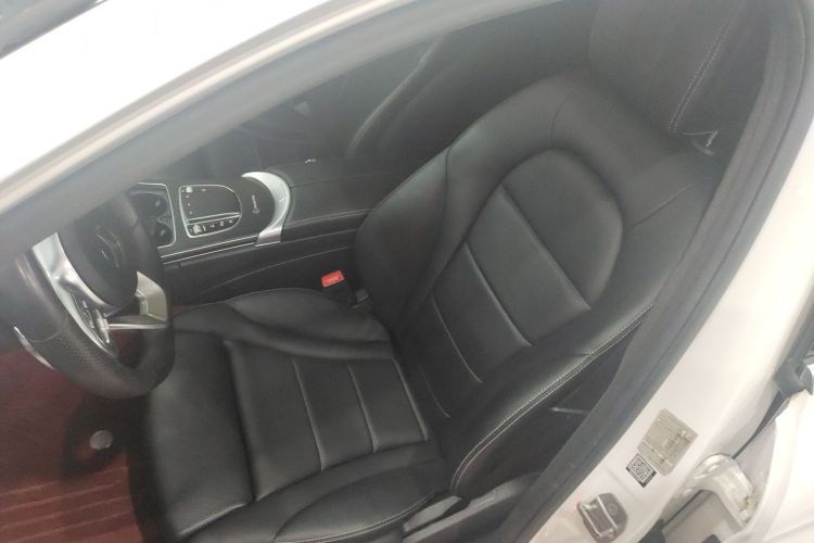 奔驰C级 2020款 C 260 L 运动版中控内饰19