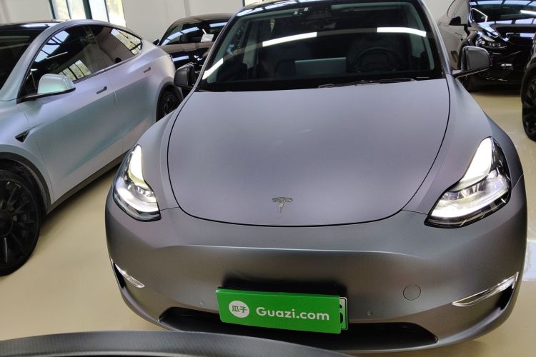 特斯拉 Model Y 2021款 长续航全轮驱动版车身外观2