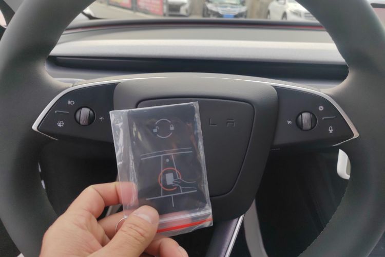 特斯拉 Model 3 2025款 改款 长续航后轮驱动版中控内饰11