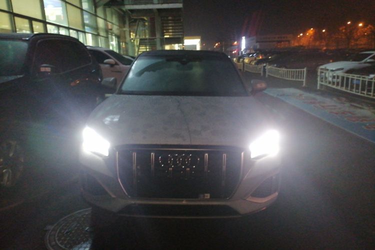 奥迪Q2L 2022款 35 TFSI 进取致雅型车身外观2