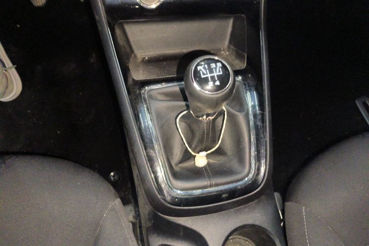 荣威i5 2019款 1.5L 手动4G互联领豪版中控内饰18