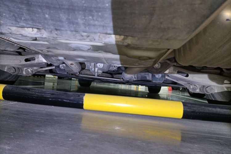 捷豹XEL 2020款 2.0T 200PS S进取优雅版局部细节9008