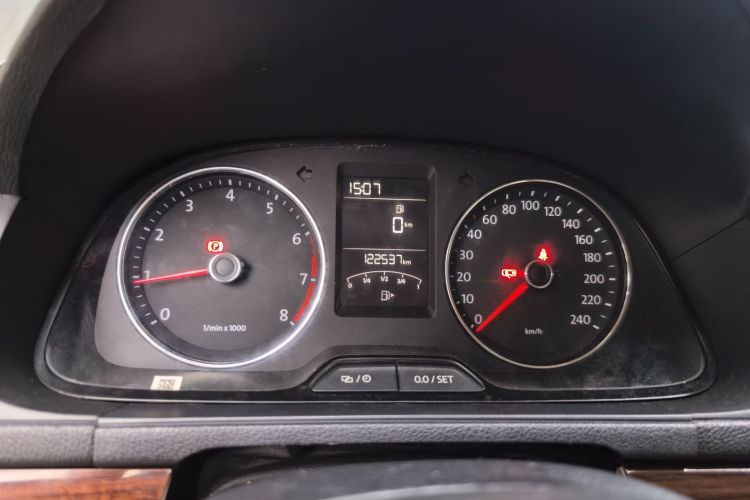 大众 朗逸 2013款 改款经典 1.6L 手动舒适版中控内饰14