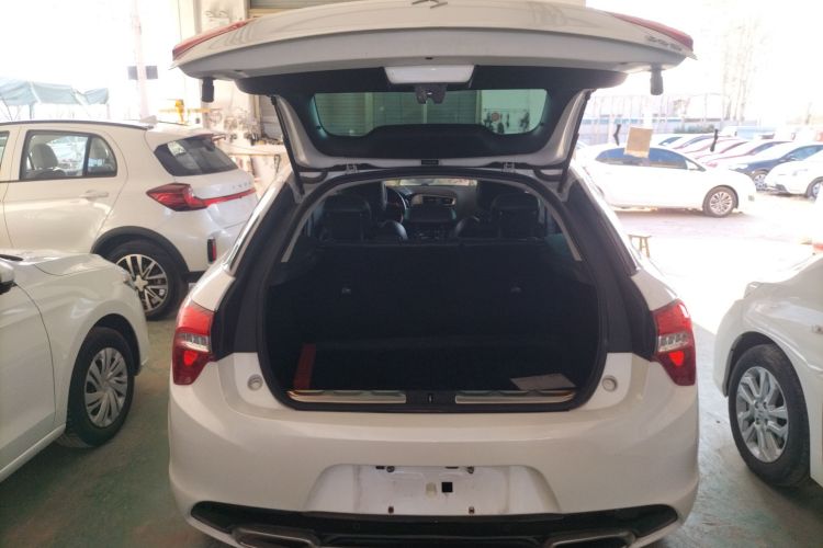 DS 5 2015款 1.6T 雅致版THP160局部细节23