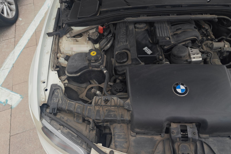 宝马1系(进口) 2008款 120i 自动挡局部细节9006