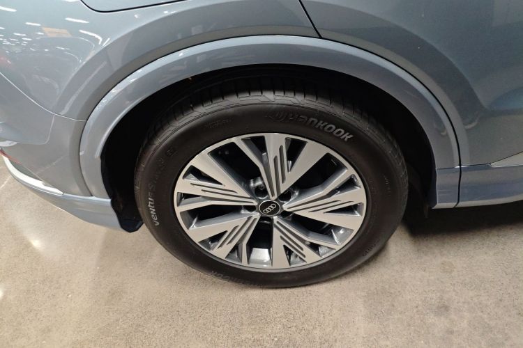 奥迪Q4 e-tron 2024款 40 e-tron 创行版车身外观6008