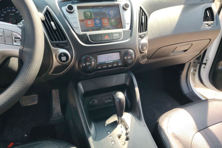北京现代ix35 2015款 2.0L 自动两驱智能型 国IV中控内饰16