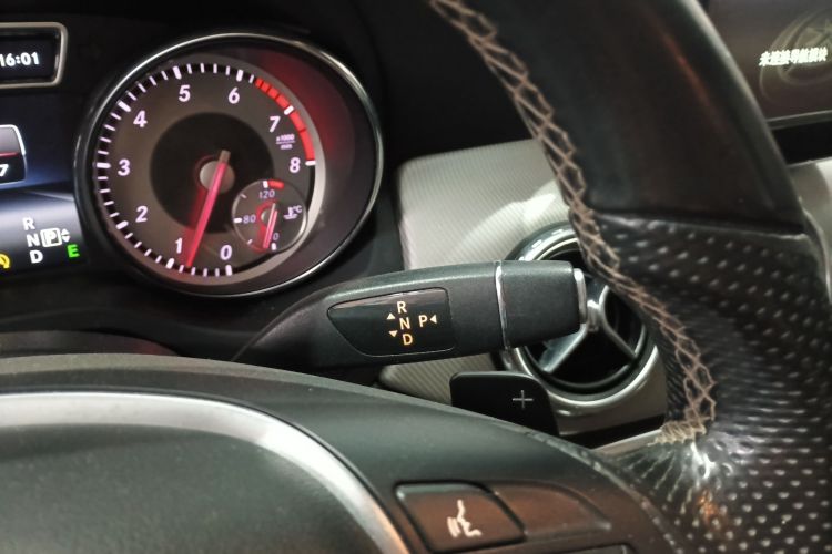 奔驰GLA 2015款 GLA 200 时尚型中控内饰18