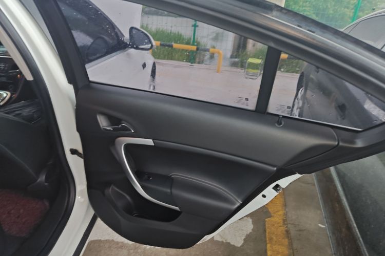 别克 君威 2014款 1.6T 时尚技术型中控内饰45