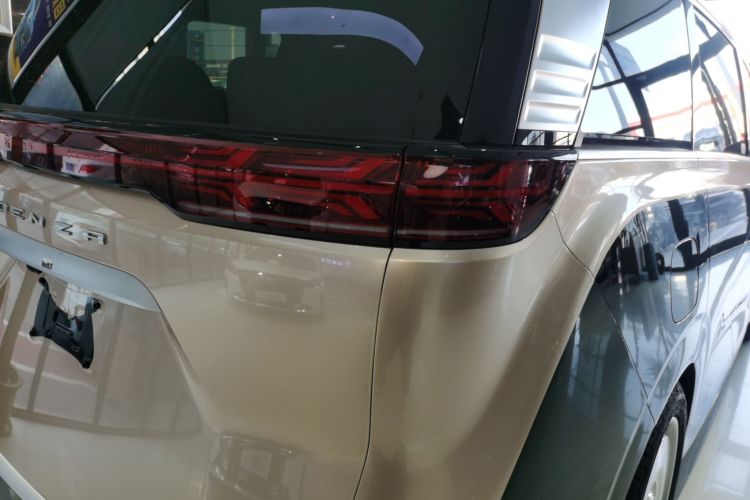 腾势D9 2024款 DM-i 980 四驱尊荣型车身外观9