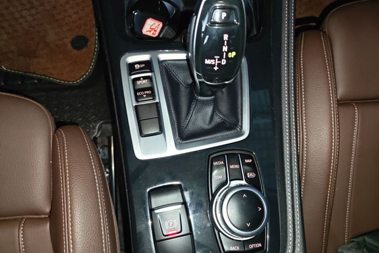 宝马1系 2023款 125i M运动曜夜版局部细节18