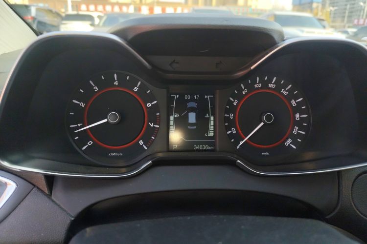 奇瑞 艾瑞泽5 2017款 1.5L CVT领潮版中控内饰14