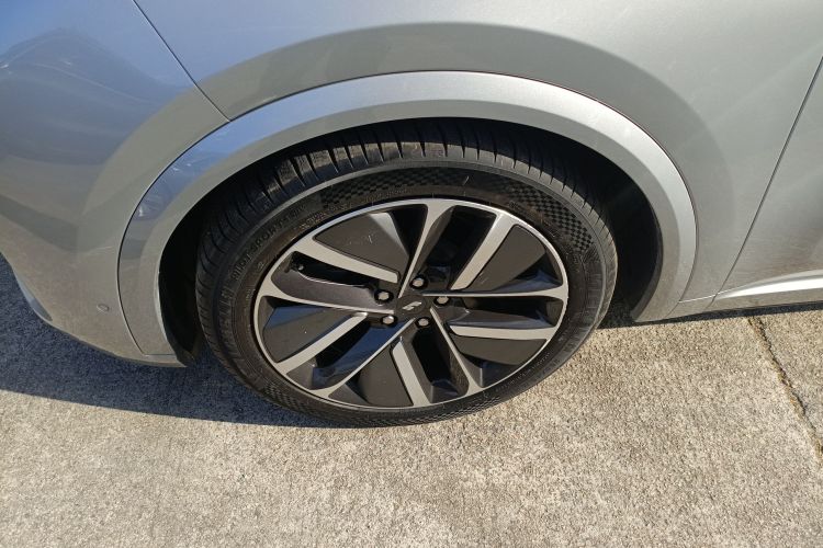 理想汽车 理想L9 2024款 Ultra车身外观6007