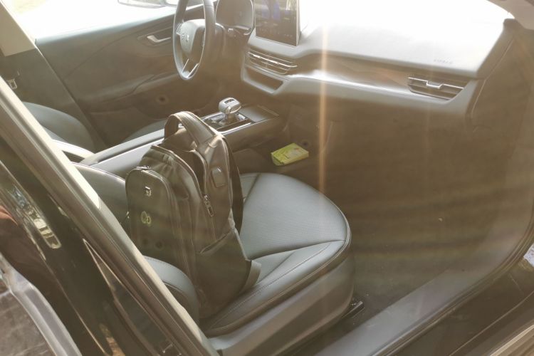 红旗E-QM5 2023款 改款 基础出行版局部细节41