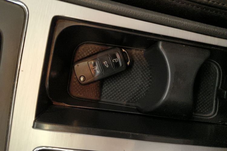 大众 帕萨特 2014款 1.8TSI DSG御尊版中控内饰7001