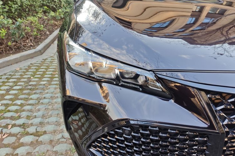 丰田 亚洲龙 2019款 双擎 2.5L XLE尊贵版 国VI车身外观8