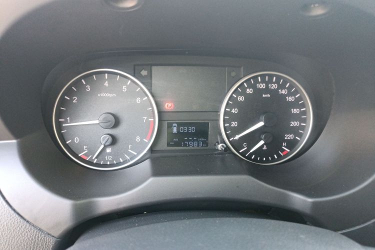 江淮瑞风 瑞风M3 2023款 PLUS 1.5T 5/7座经典版中控内饰14