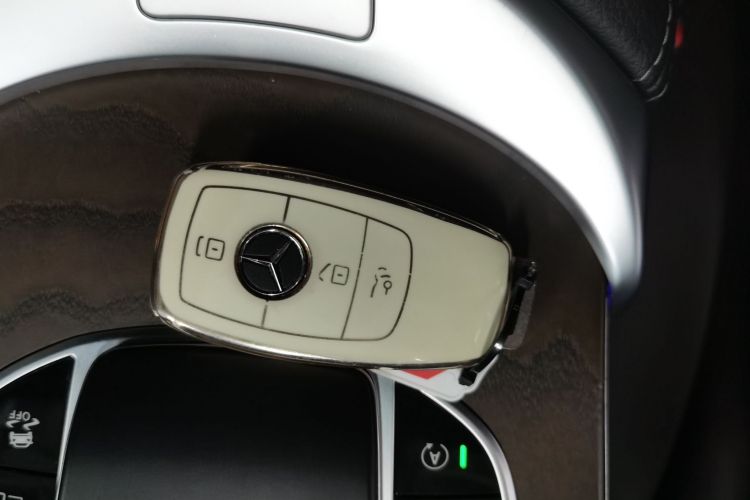 奔驰GLC 2022款 改款 GLC 300 L 4MATIC 动感型中控内饰11