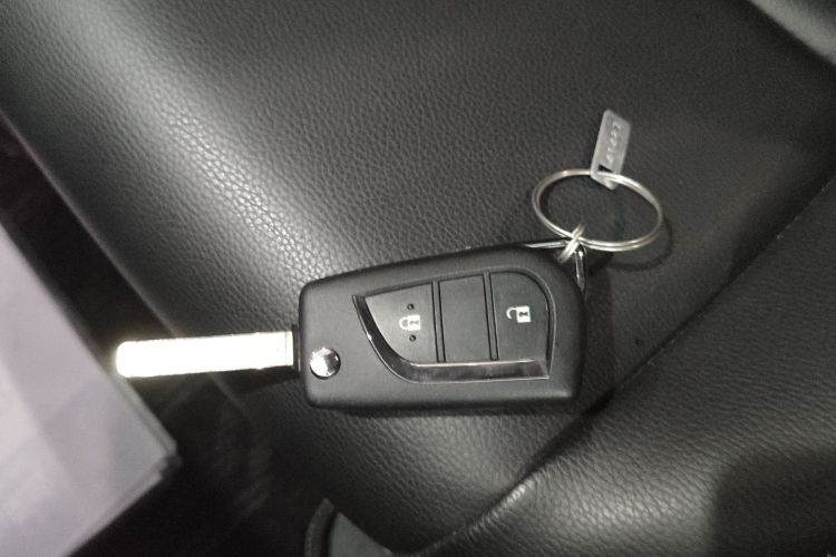 丰田 RAV4荣放 2024款 2.0L CVT两驱都市版中控内饰7001