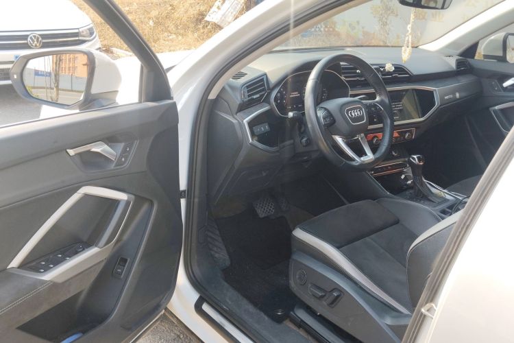 奥迪Q3 2020款 35 TFSI 进取动感型中控内饰20