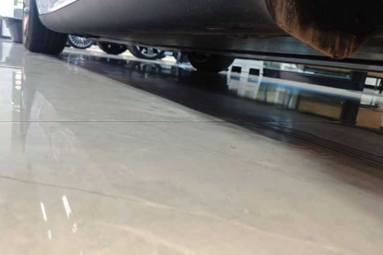 特斯拉 Model Y 2025款 长续航全轮驱动版局部细节9002