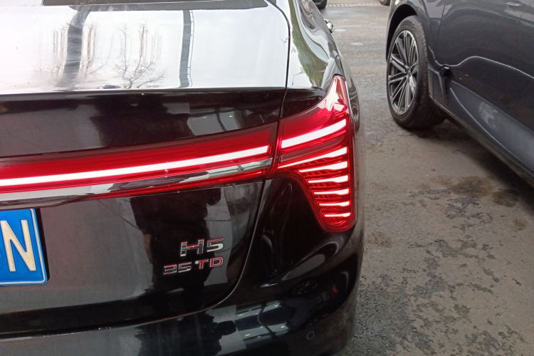 红旗H5 2023款 1.5T DCT智联旗韵版车身外观6006