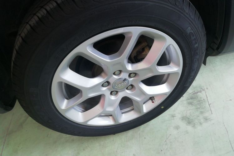 Jeep 自由侠 2017款 180T 自动高能版车身外观6008