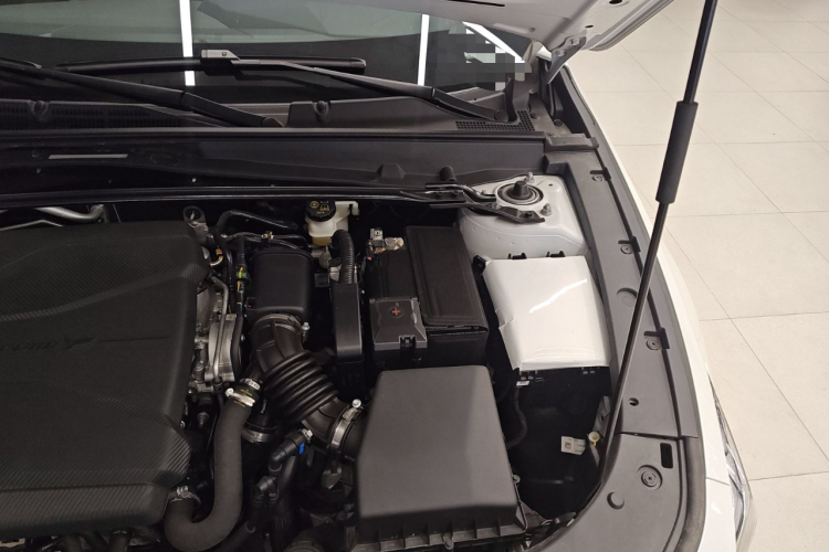 长安UNI-V 2024款 1.5T 高能版机舱底盘26