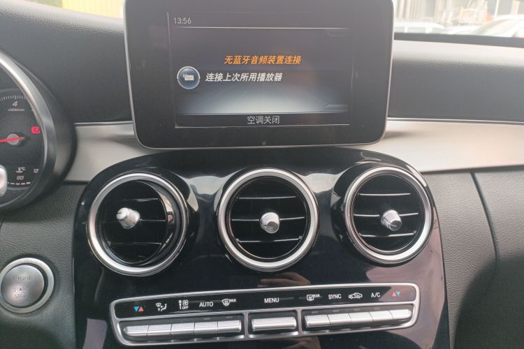奔驰C级 2016款 C 200 运动版中控内饰16