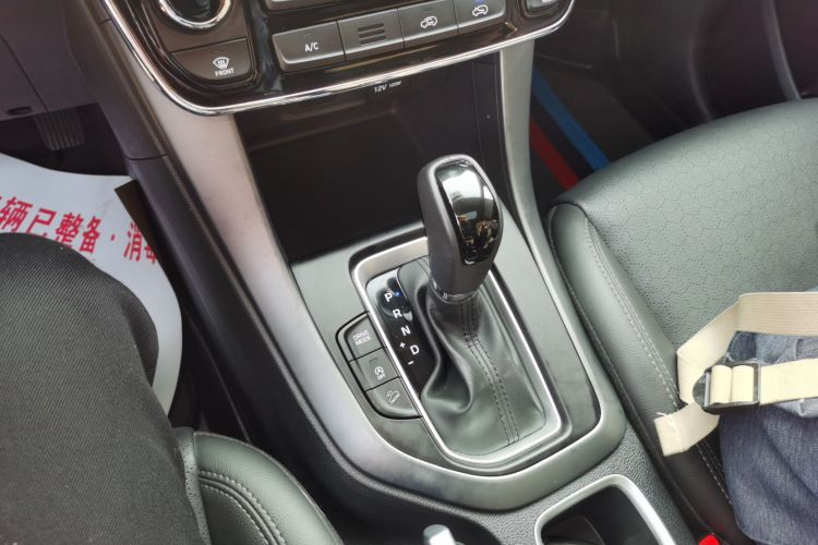 北京现代ix35 2019款 2.0L 自动两驱智勇·畅享版 国VI中控内饰18