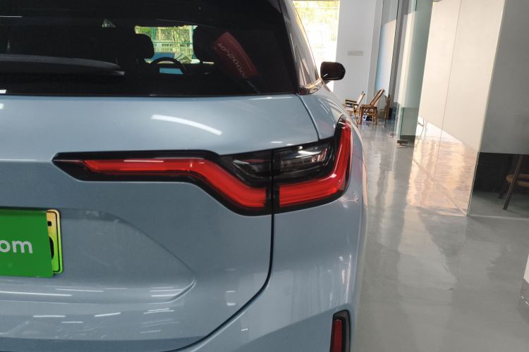 蔚来ES6 2022款 75kWh 签名版车身外观9