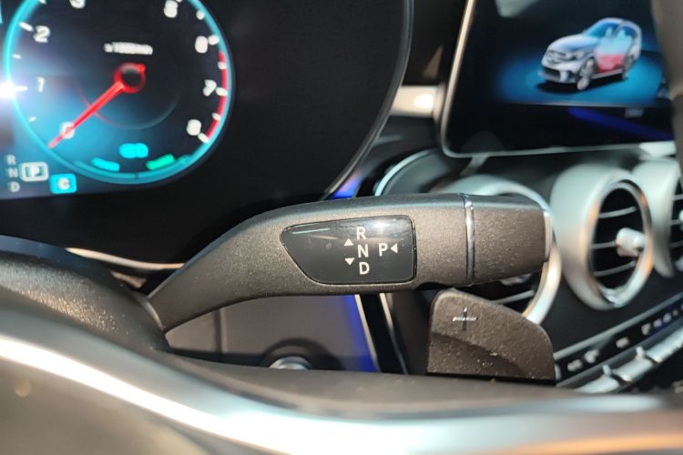 奔驰C级(进口) 2020款 改款 C 260 旅行轿车局部细节18