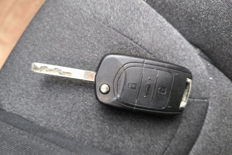 五菱汽车 五菱缤果 2023款 203km 轻享款中控内饰11