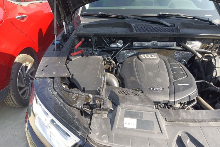 奥迪Q5L 2020款 改款 40 TFSI 荣享时尚型机舱底盘25