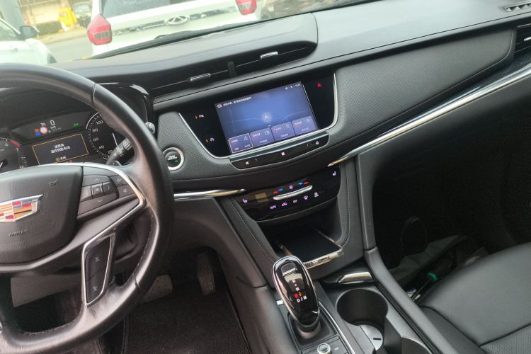 凯迪拉克XT5 2020款 改款 28T 豪华型中控内饰16
