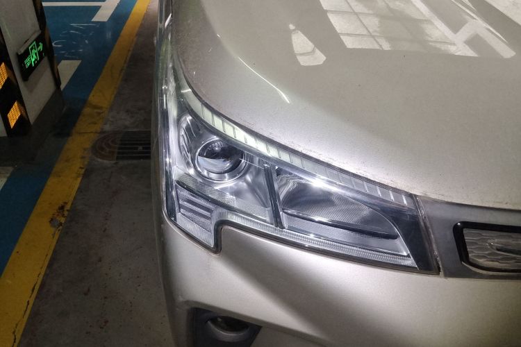 东风风光 风光380 2022款 1.5L 舒适型客车(钢板弹簧)5座车身外观8