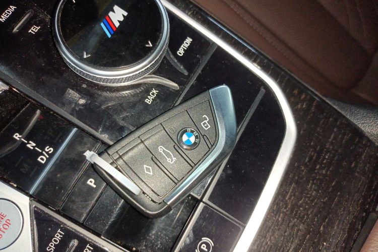 宝马3系 2024款 325Li M运动套装中控内饰11