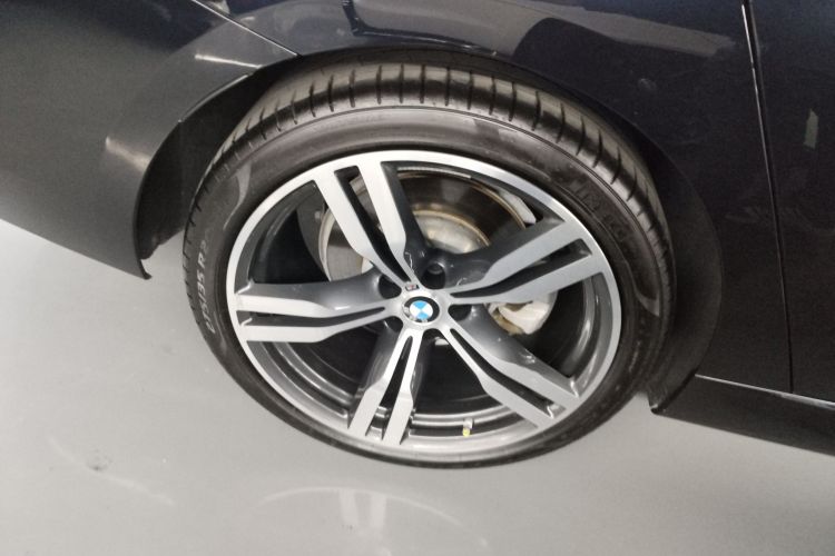 宝马6系GT 2022款 630i M运动套装车身外观6008