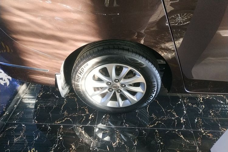 别克GL8 2017款 ES 28T 舒适型 国V车身外观6008