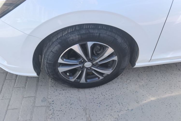 长安 逸动 2021款 PLUS 蓝鲸NE 1.4T GDI DCT尊贵型车身外观6003