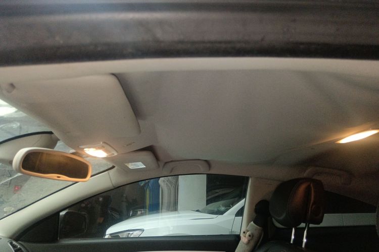 雷诺 拉古那 2012款 古贝2.0T 豪华导航版局部细节22