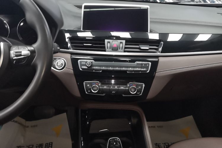 宝马X2 2020款 sDrive25i 领先型M运动套装局部细节16