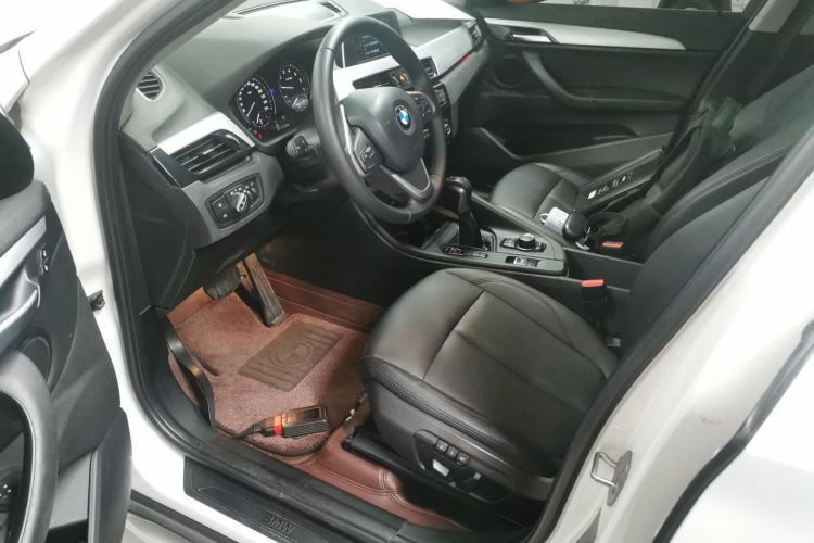 宝马X1 2018款 sDrive18Li 时尚型中控内饰19