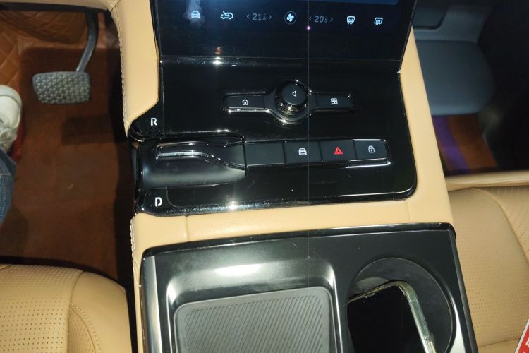 蔚来ES8 2020款 415KM 七座版中控内饰18