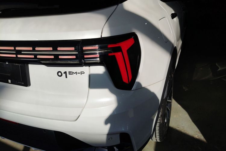 领克01 EM-P 2023款 1.5TD EM-P PM车身外观9