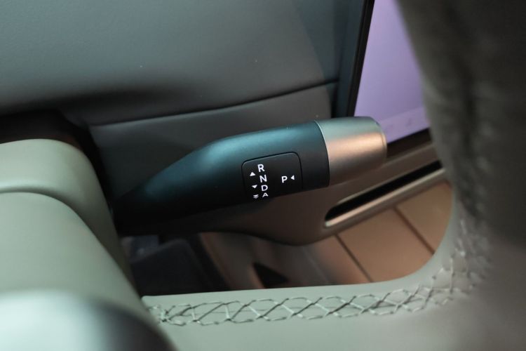 理想汽车 理想i6 2025款 两驱标准型中控内饰18