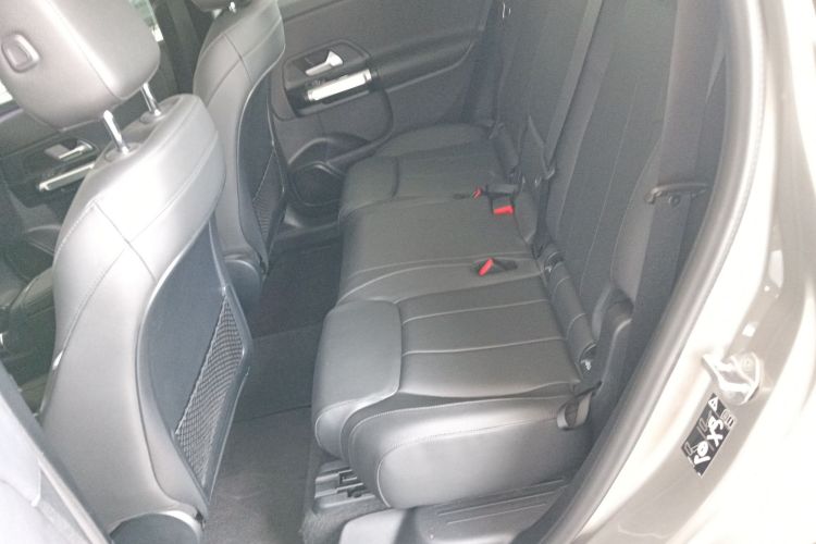 奔驰GLB 2020款 改款 GLB 200 动感型中控内饰21